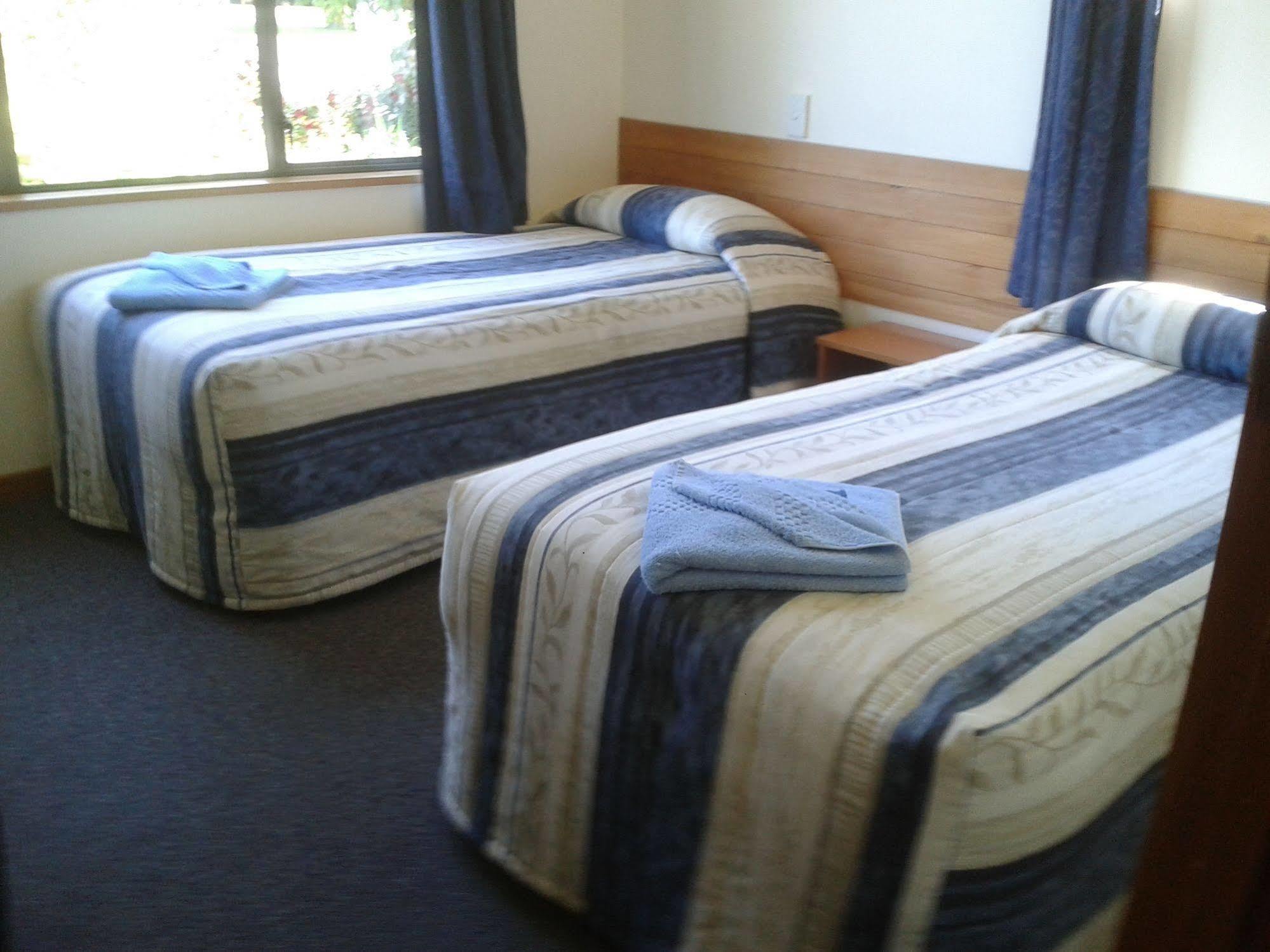 Four Peaks Motel 제랄딘 외부 사진