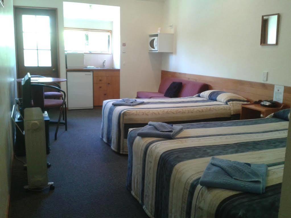 Four Peaks Motel 제랄딘 외부 사진