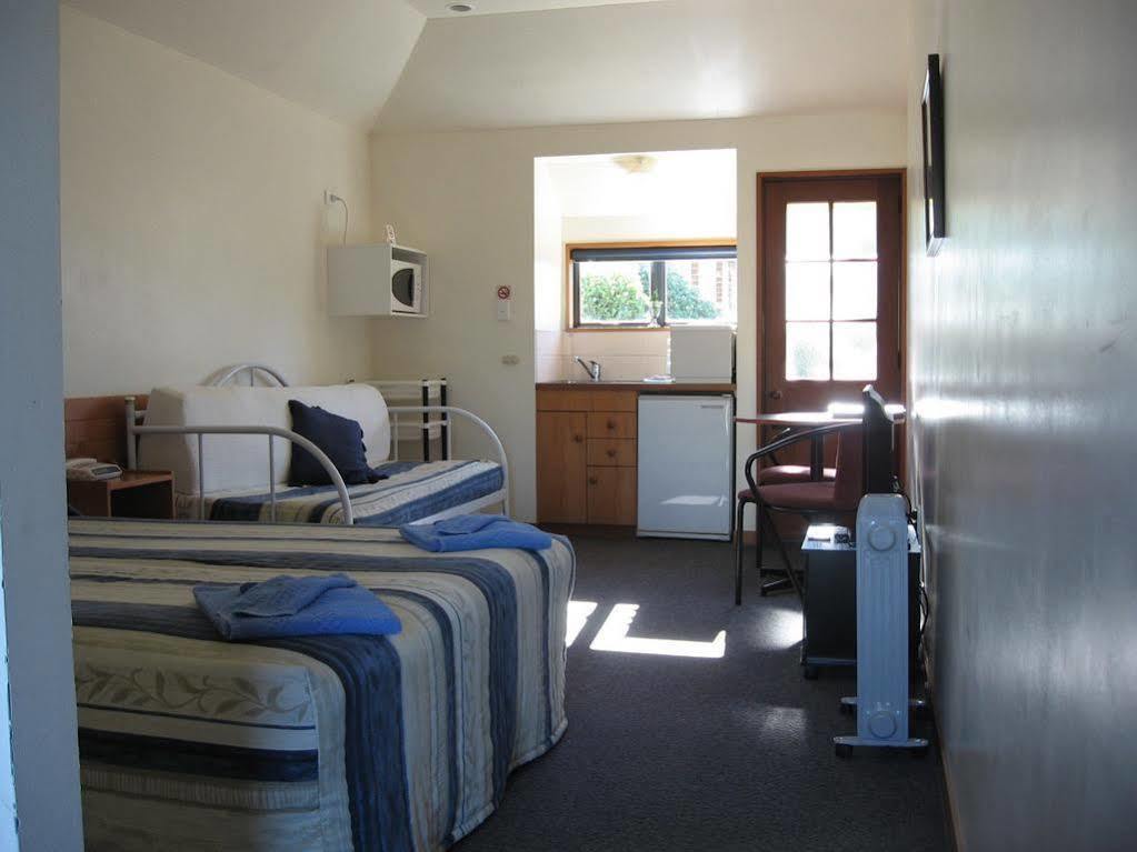 Four Peaks Motel 제랄딘 외부 사진